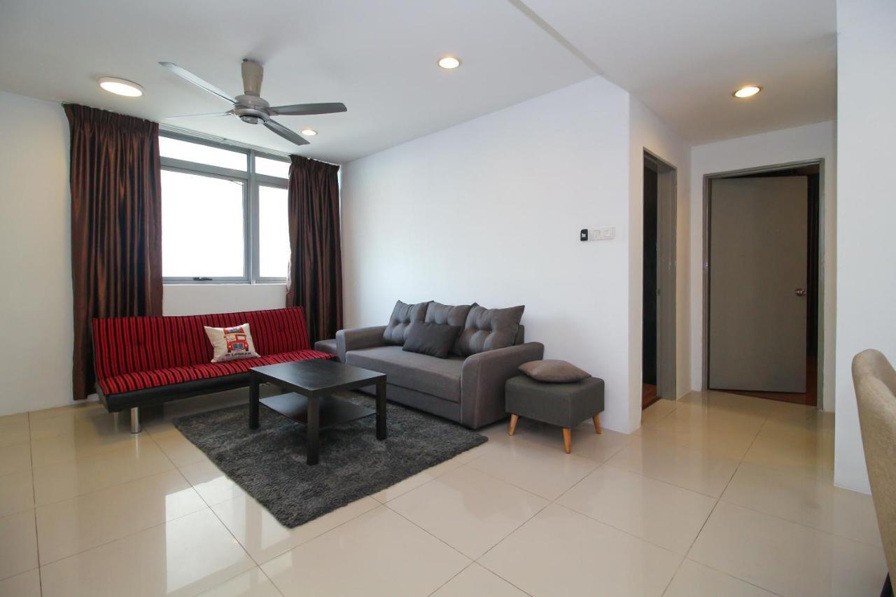 Oyo Home 770 Elite 2Br Taragon Puteri Kuala Lumpur Exterior foto